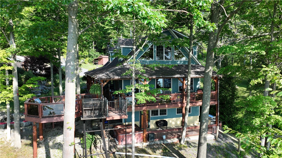 9018 Jennifer Drive waterfront home on Seneca Lake in Lodi, New York